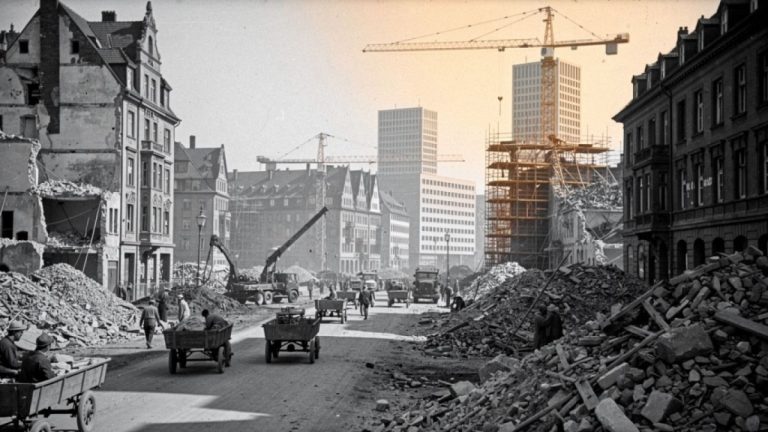 Wiederaufbau nach dem Krieg: Wie Frankfurt aus den Trümmern wuchs