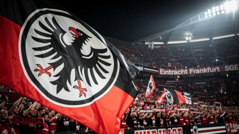 Eintracht Frankfurt Geschichte: Eine Zeitreise durch Triumphe, Dramen und die Seele einer Stadt