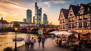 Sachsenhausen Geschichte: Eine Zeitreise durch Frankfurts lebendiges Viertel