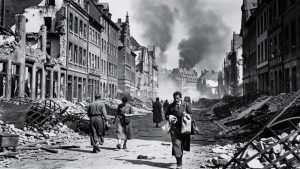 Frankfurt im Zweiten Weltkrieg: Eine Stadt kämpft, brennt und steht wieder auf