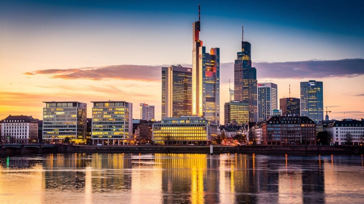 Frankfurts Hochhausgeschichte: Ein Streifzug durch Mainhattans Wolkenkratzer